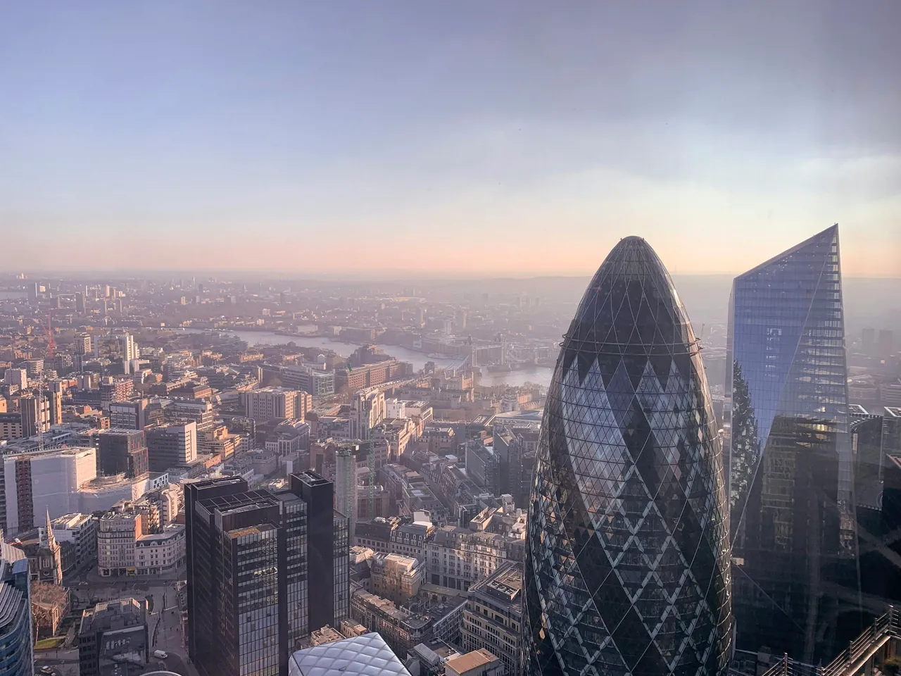 Londoner Skyline mit Themse