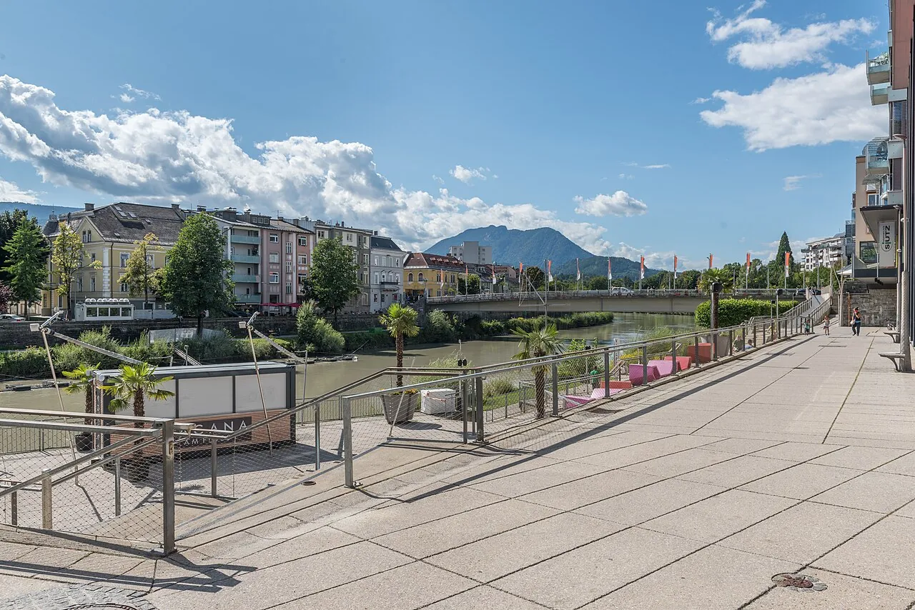 Drauterrassen und Stadtbrücke in Villach